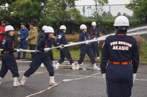 女性消防団（女組）による、放水演習も実施